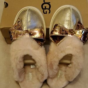UGG Gold Sequin Bow Slipper Size 8